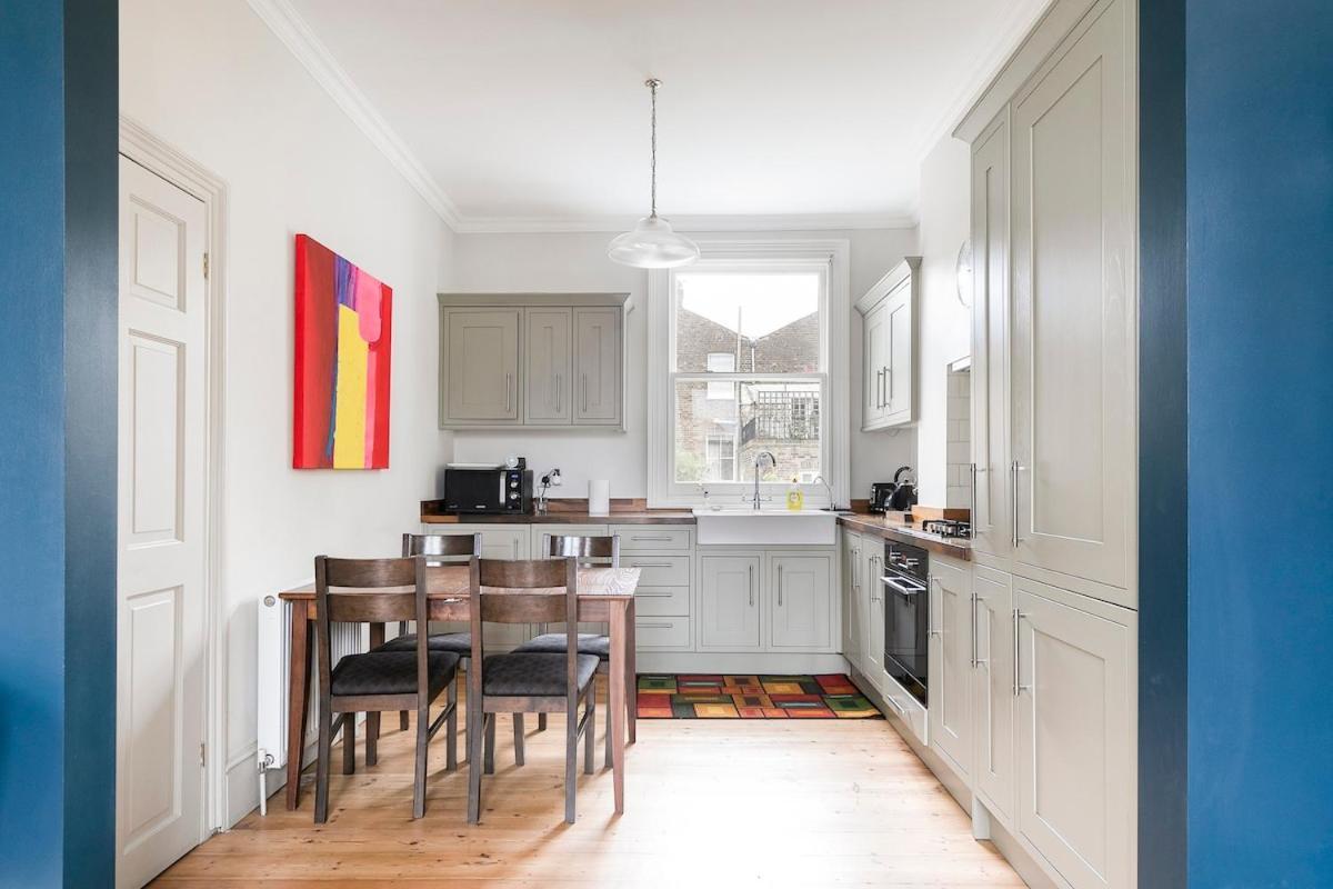 2 Bed Luxury Victorian In Zone 1