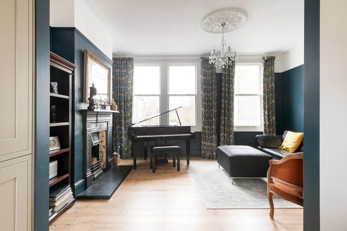 2 Bed Luxury Victorian In Zone 1 *